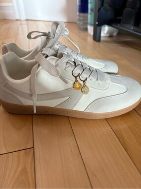Dolce vita Sneakers with Gum Sole and Gold Charms